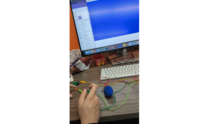 This is the formstorming my Peers and I worked on, exploring different ways we can use conductive and non conductive objects with the Makey Makey.